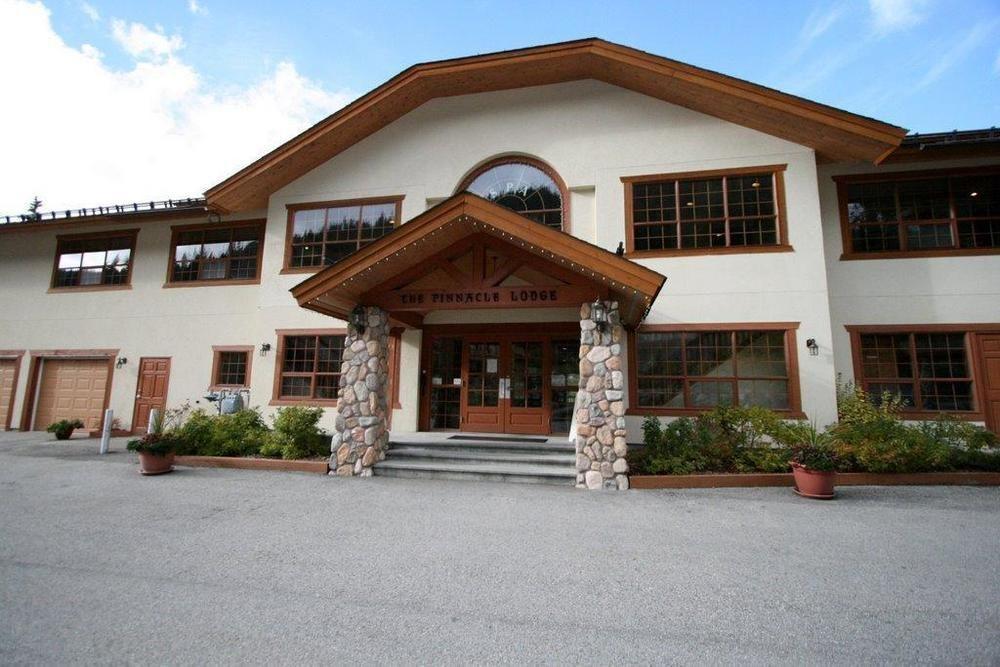 The Pinnacle Lodge Sun Peaks Exteriér fotografie
