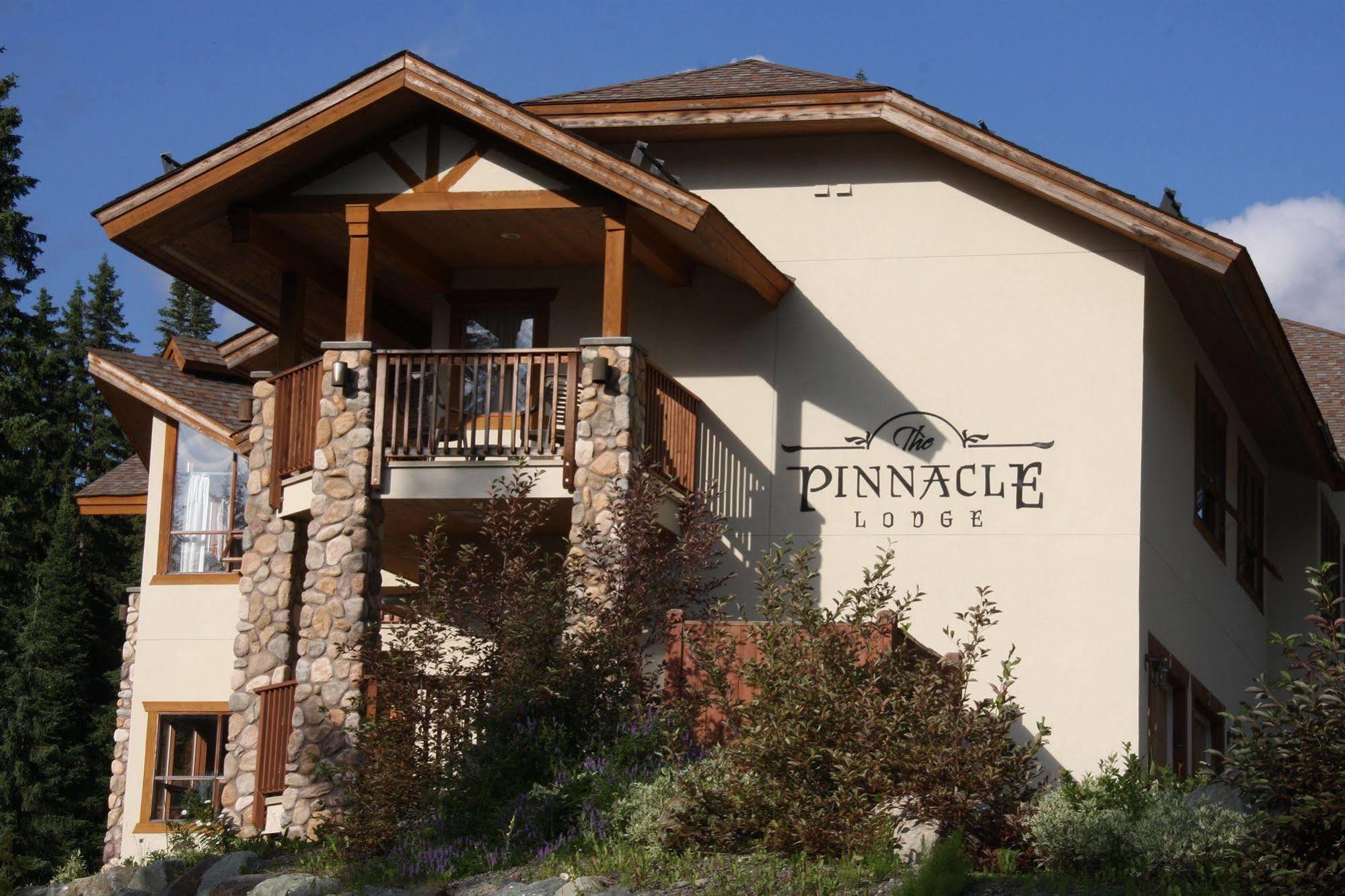 The Pinnacle Lodge Sun Peaks Exteriér fotografie