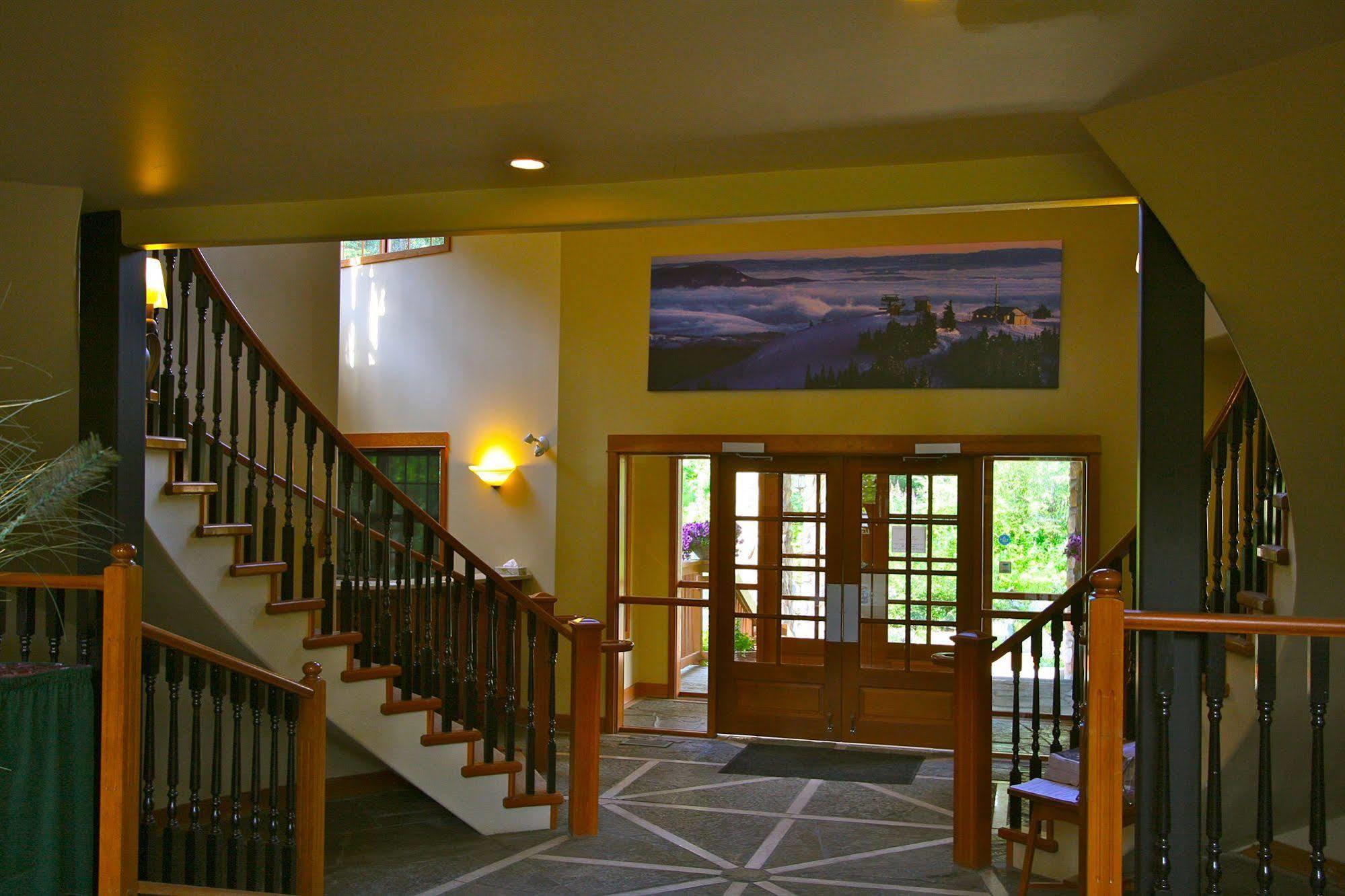 The Pinnacle Lodge Sun Peaks Exteriér fotografie