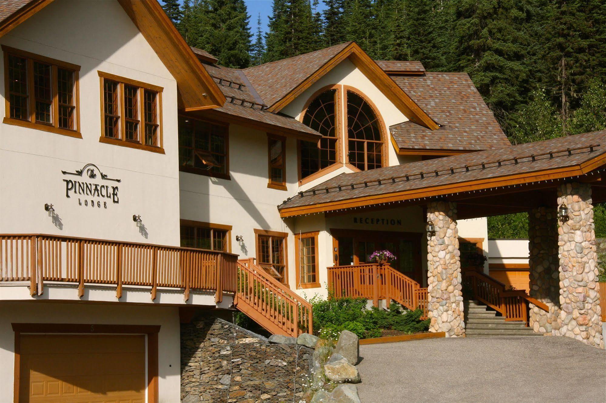 The Pinnacle Lodge Sun Peaks Exteriér fotografie